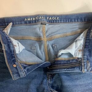 American Eagle Outfitters women’s Classic Blue Straight Jeans